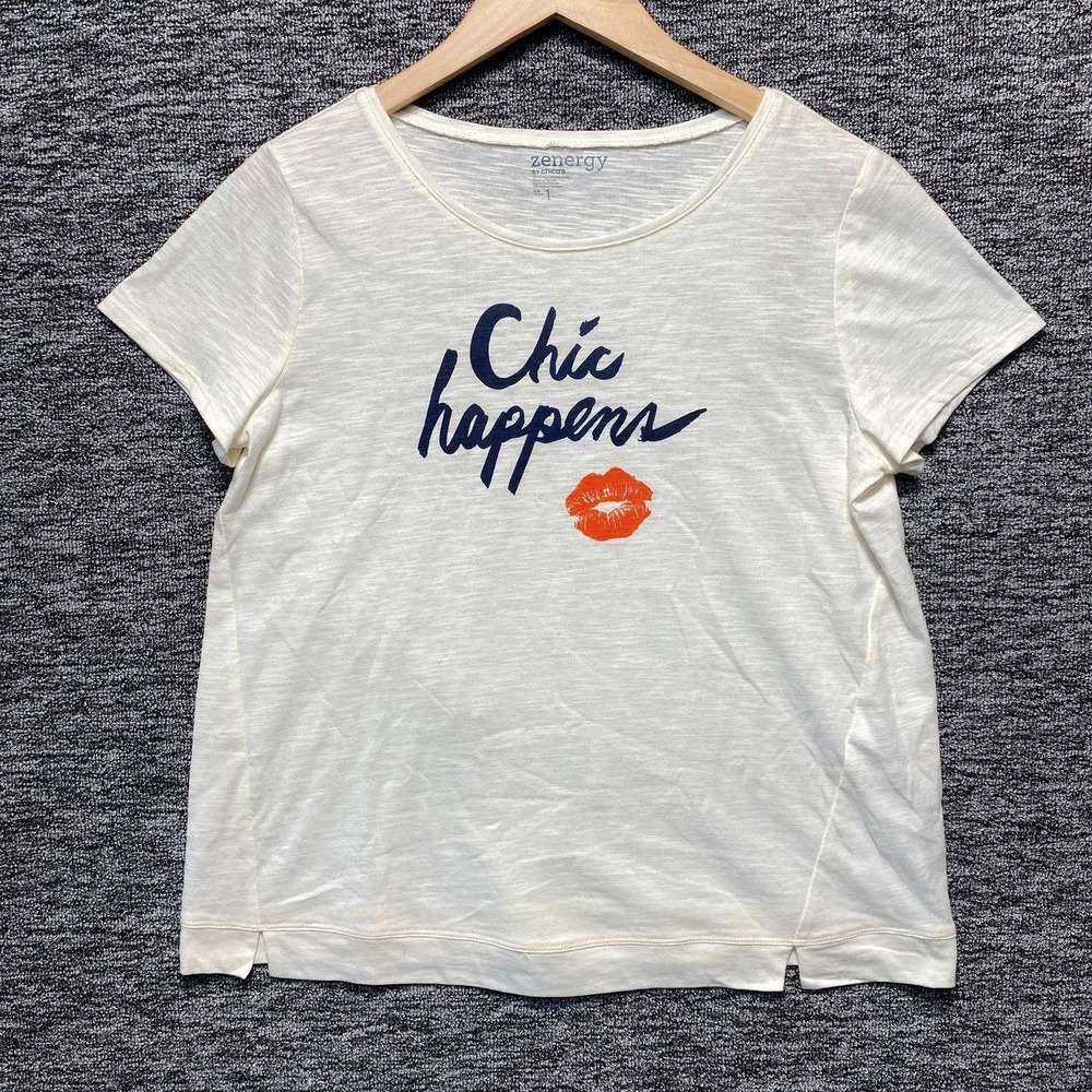 Zenergy by Chicos T Shirt Womens Medium Cream Chic Happens Lip Graphic Tee